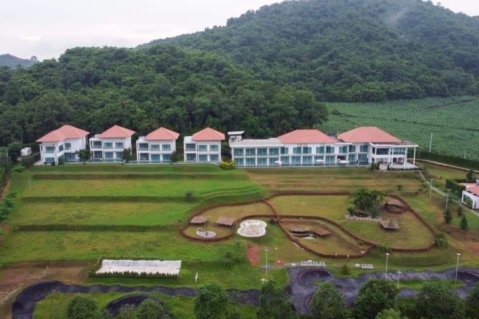 Hotel Viva Montane Ban Nong Chap Tao Exterior foto